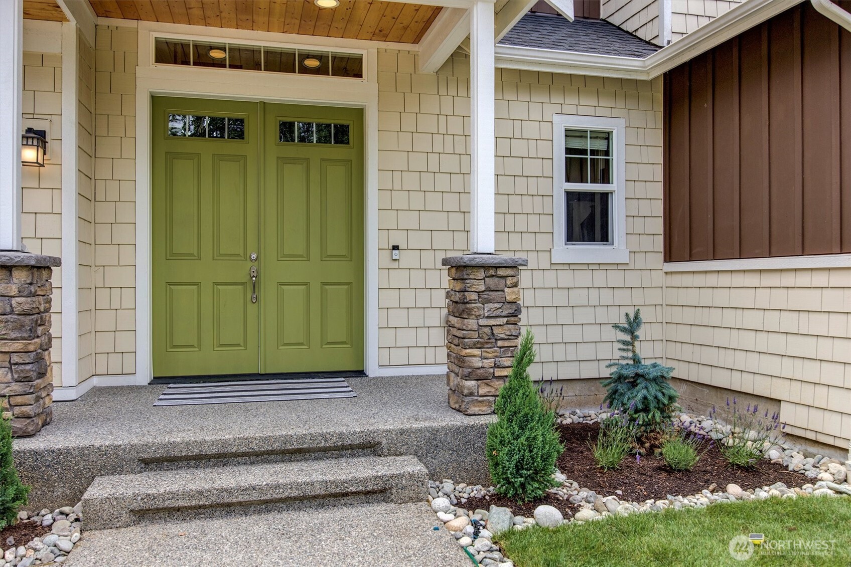 10125 Northeast 147th Street Bothell, WA 98011 - Photo 3 of 40