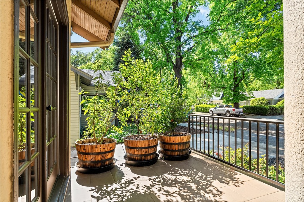 587 East 3rd Street Chico, CA 95928 - Photo 10 of 73