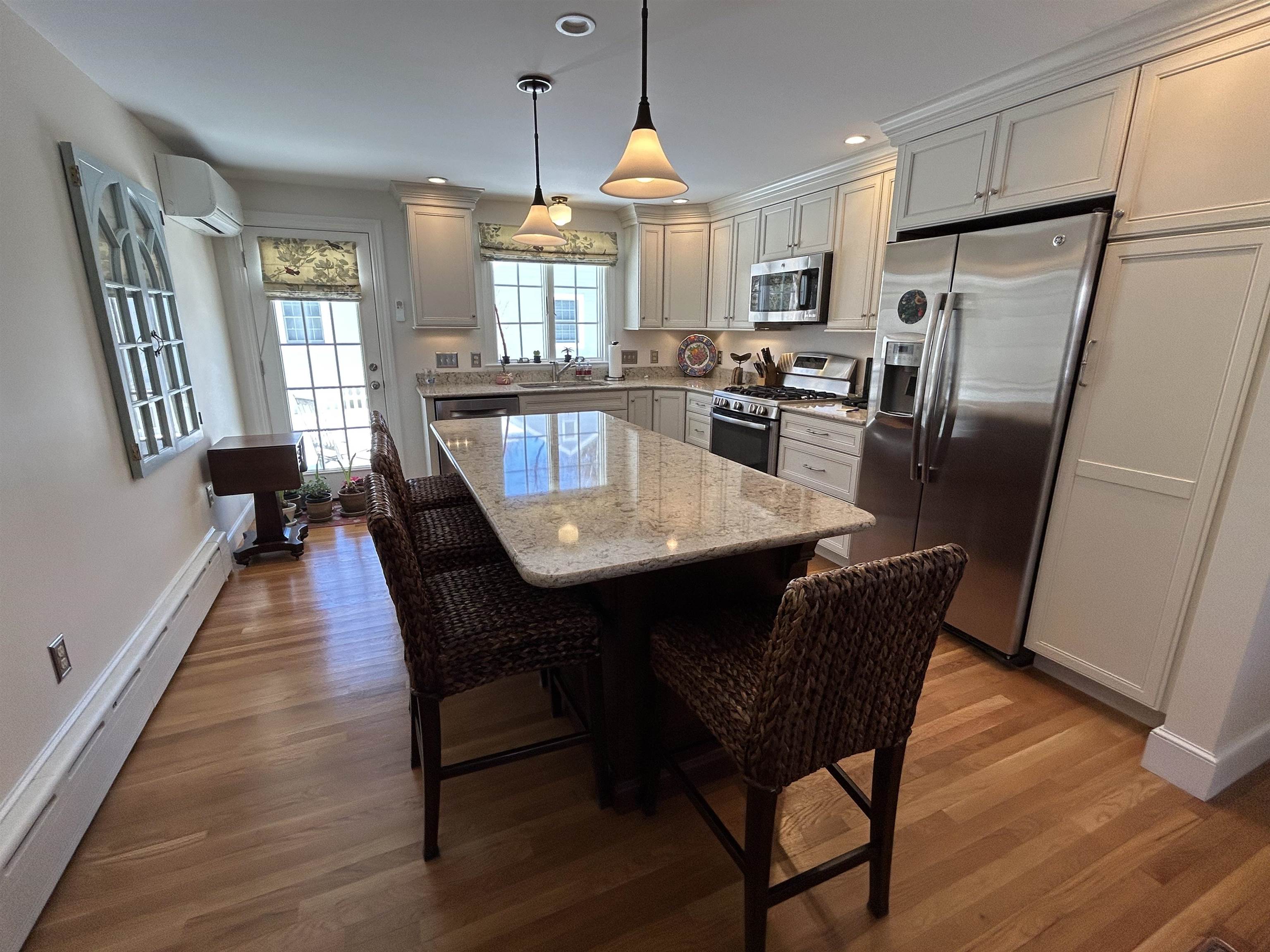 3 Wheelwright Avenue Exeter, NH 03833 - Photo 4 of 36