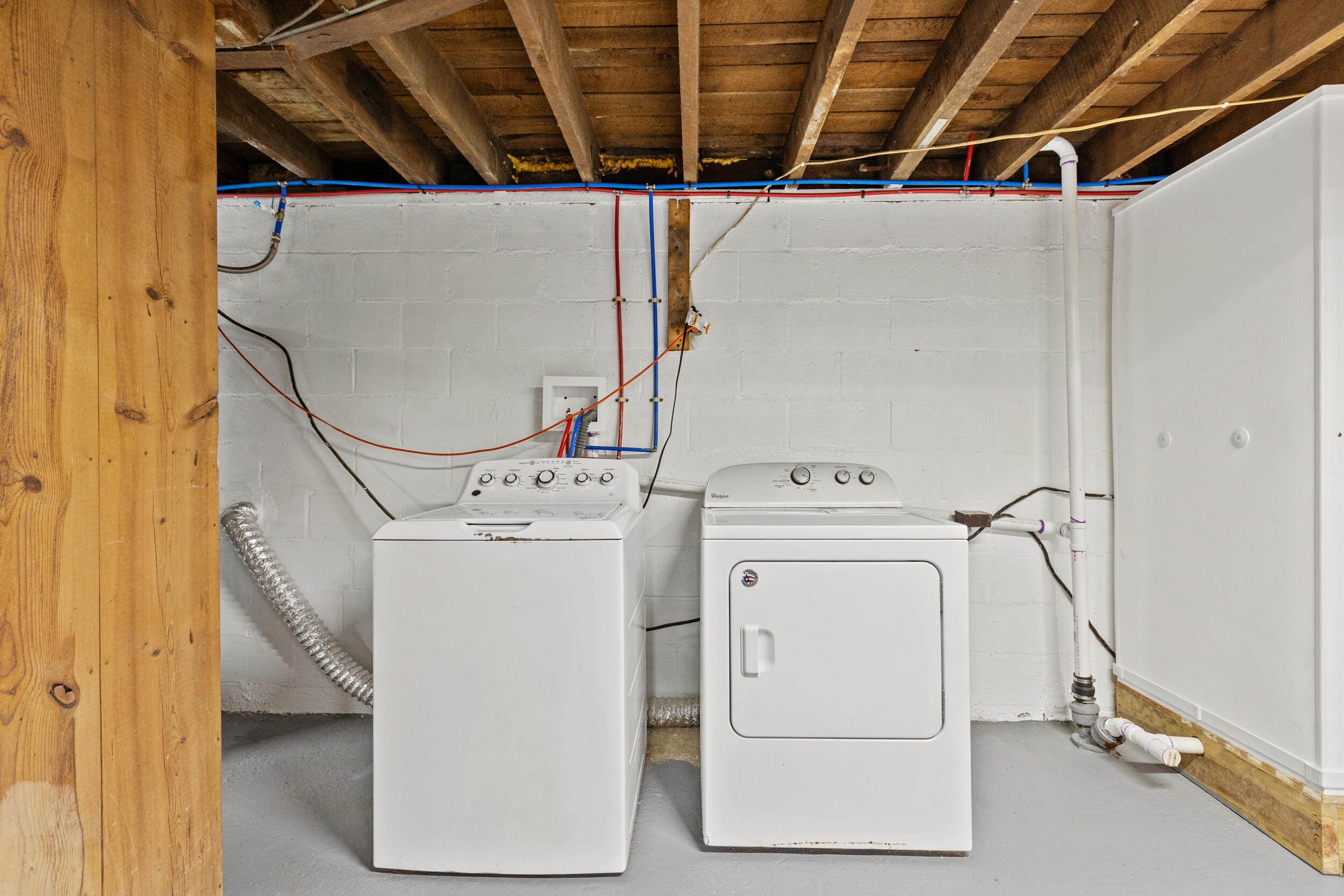 1996 White Conkwright Road Winchester, KY 40391 - Photo 19 of 41 Washer + Dryer in Basement