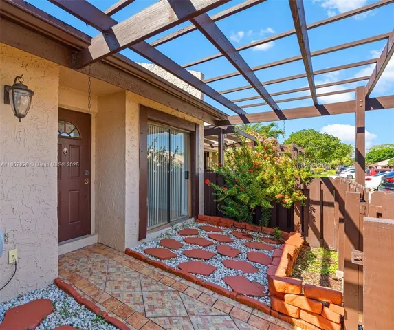 $357,000 | 8336 Northwest 37th Place, Sunrise, FL 33351