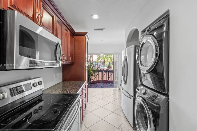 $357,000 | 8336 Northwest 37th Place, Sunrise, FL 33351