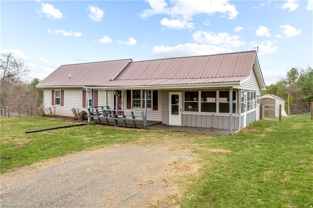 701 Lincoln Road Galax, VA 24333 - Photo 26 of 35