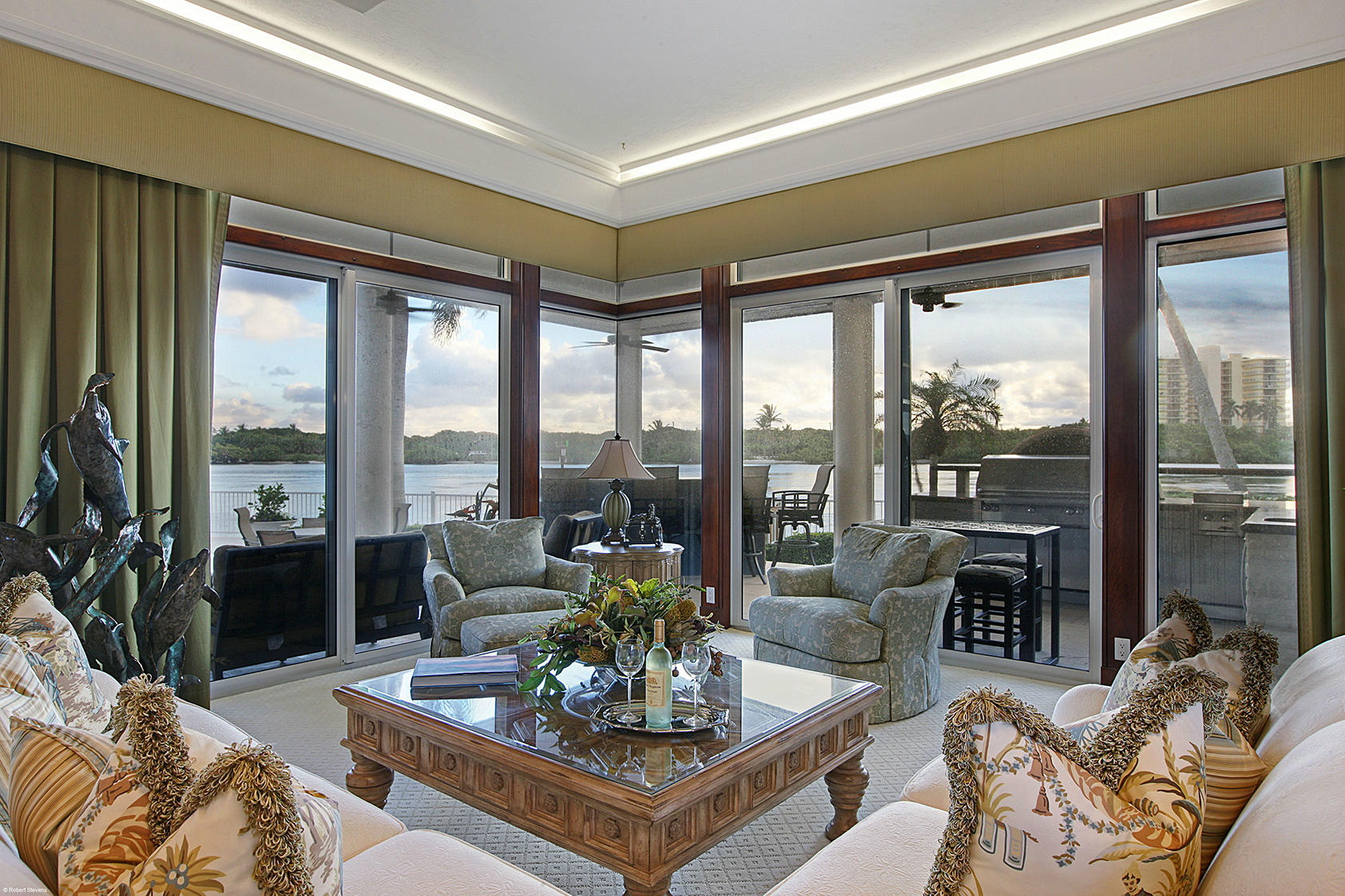 3175 Cove Road Tequesta, FL 33469 - Photo 11 of 39 Family Room