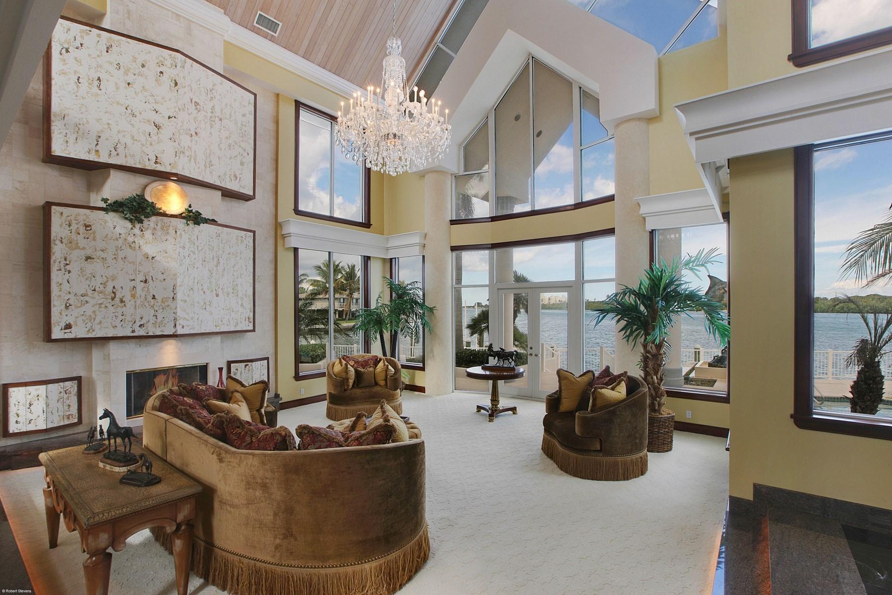 3175 Cove Road Tequesta, FL 33469 - Photo 12 of 39 Living Room