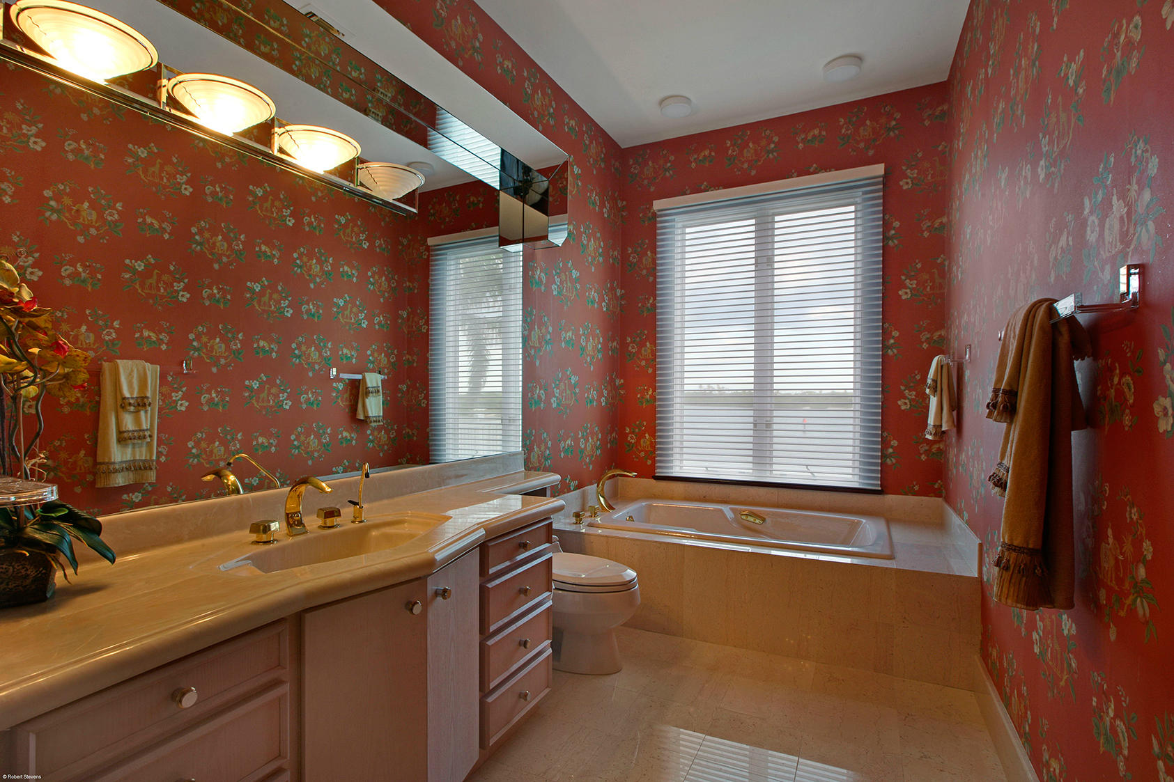 3175 Cove Road Tequesta, FL 33469 - Photo 23 of 39 2nd Floor Guest Bathroom