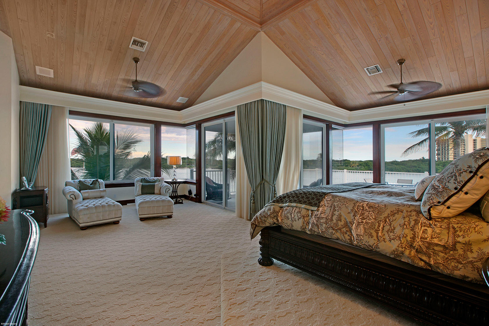 3175 Cove Road Tequesta, FL 33469 - Photo 24 of 39 Master Suite