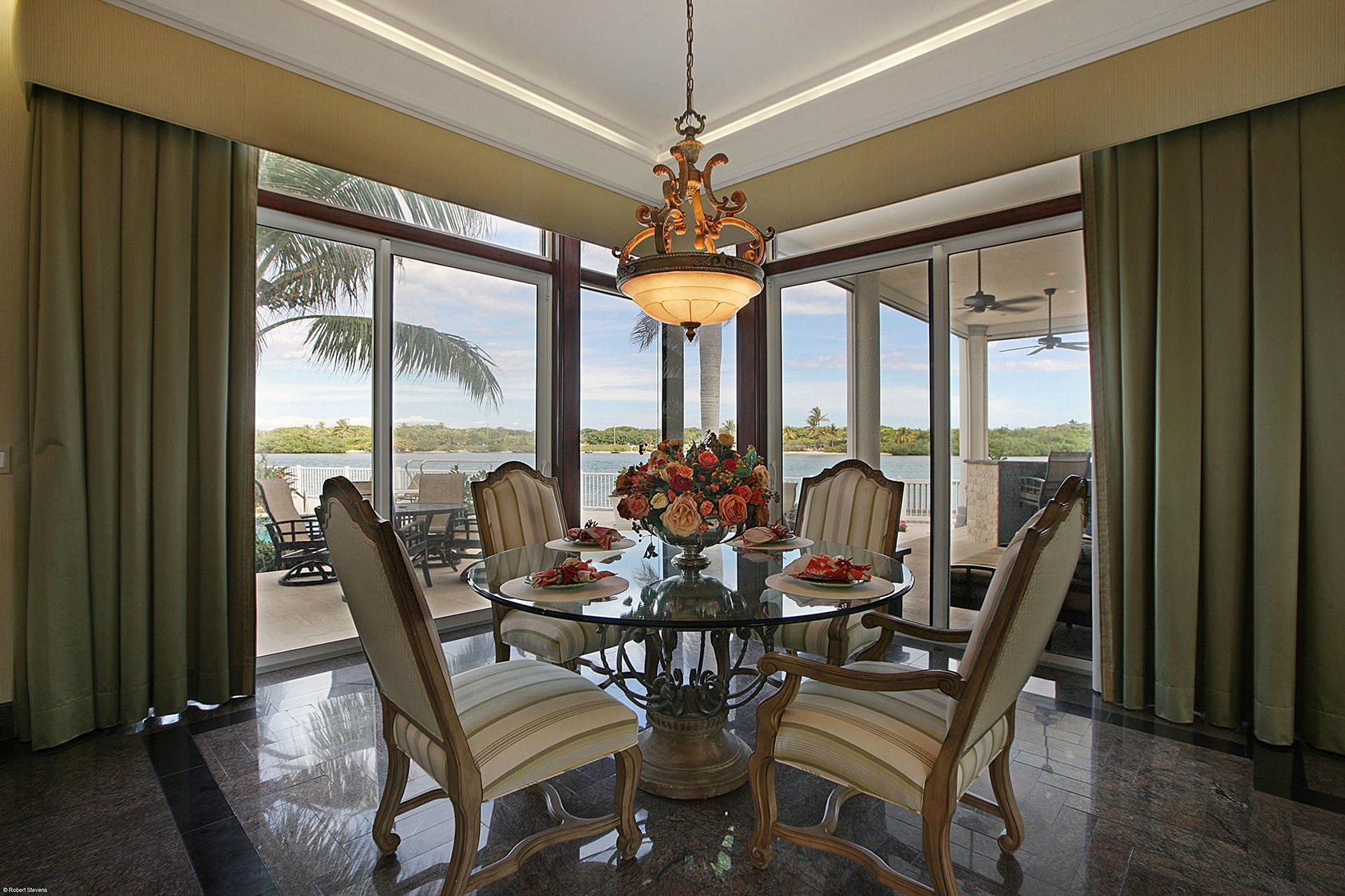 3175 Cove Road Tequesta, FL 33469 - Photo 10 of 39 Kitchen dining area