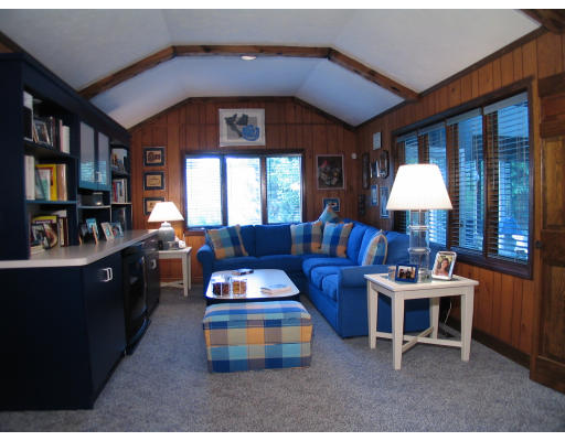 75 Albemarle Road Norwood, MA 02062 - Photo 8 of 14 Gallery Image 8