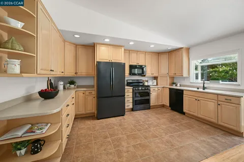$1,298,000 | 102 Henson Creek Court, Martinez, CA 94553
