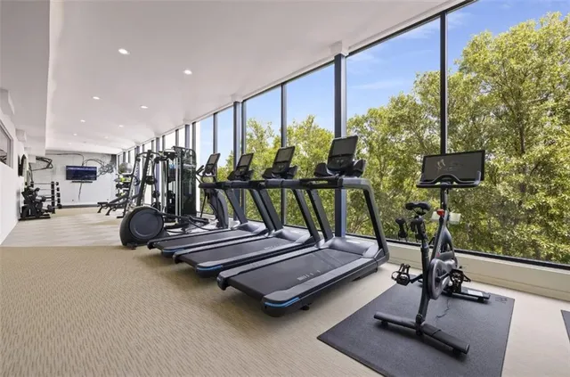 $2,467 | 1960 Spectrum Circle, Unit 2740, Marietta, GA 30067