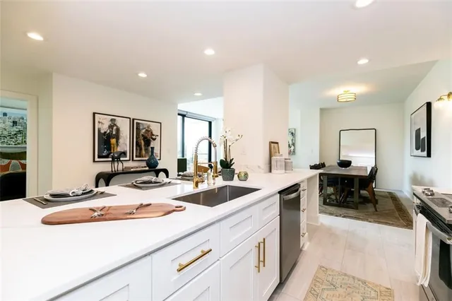 $2,467 | 1960 Spectrum Circle, Unit 2740, Marietta, GA 30067