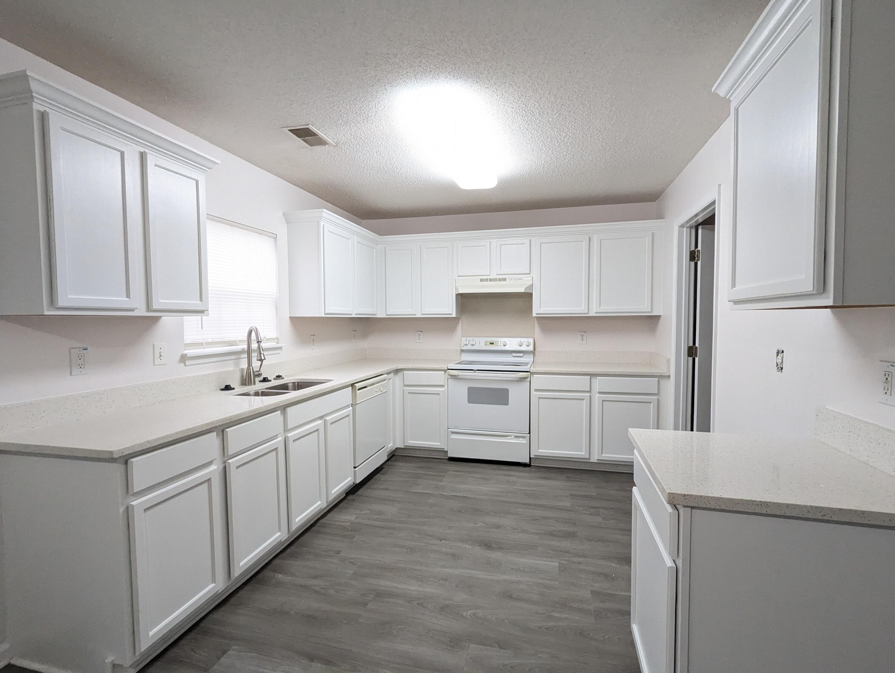 2452 Melville Road North Charleston, SC 29406 - Photo 6 of 28 Kitchen