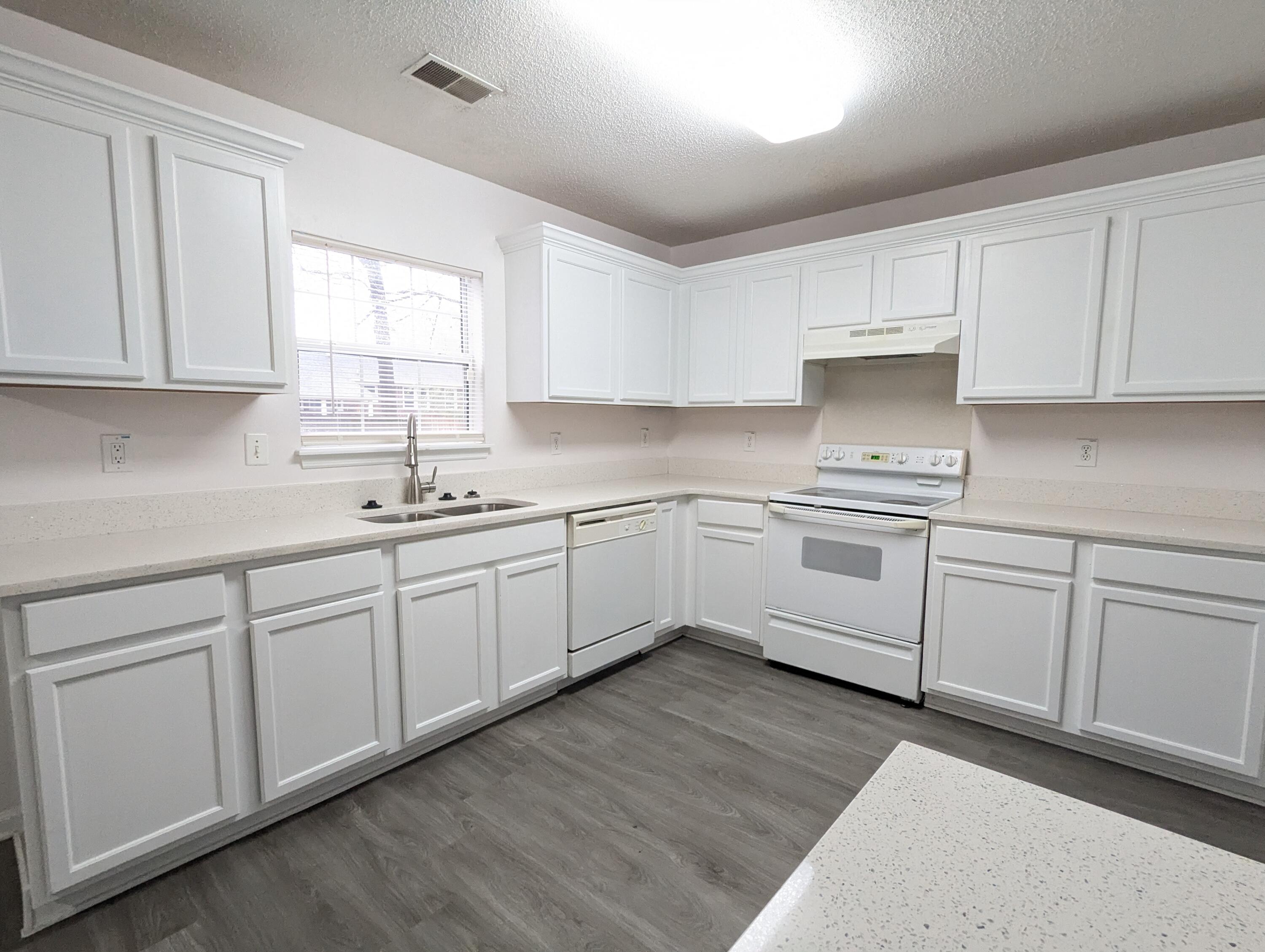 2452 Melville Road North Charleston, SC 29406 - Photo 7 of 28 Kitchen