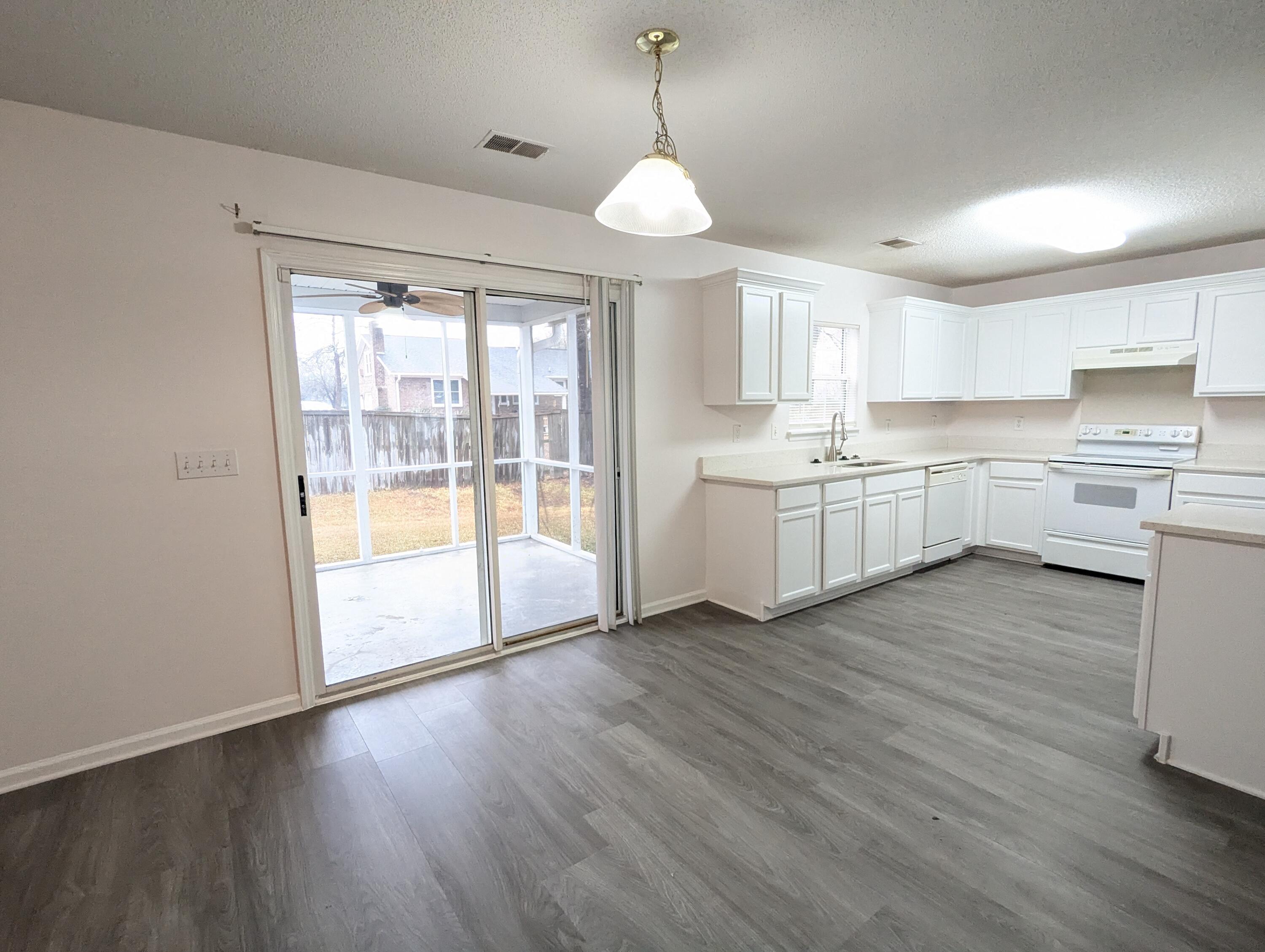 2452 Melville Road North Charleston, SC 29406 - Photo 8 of 20 Eat-in Breakfast Area