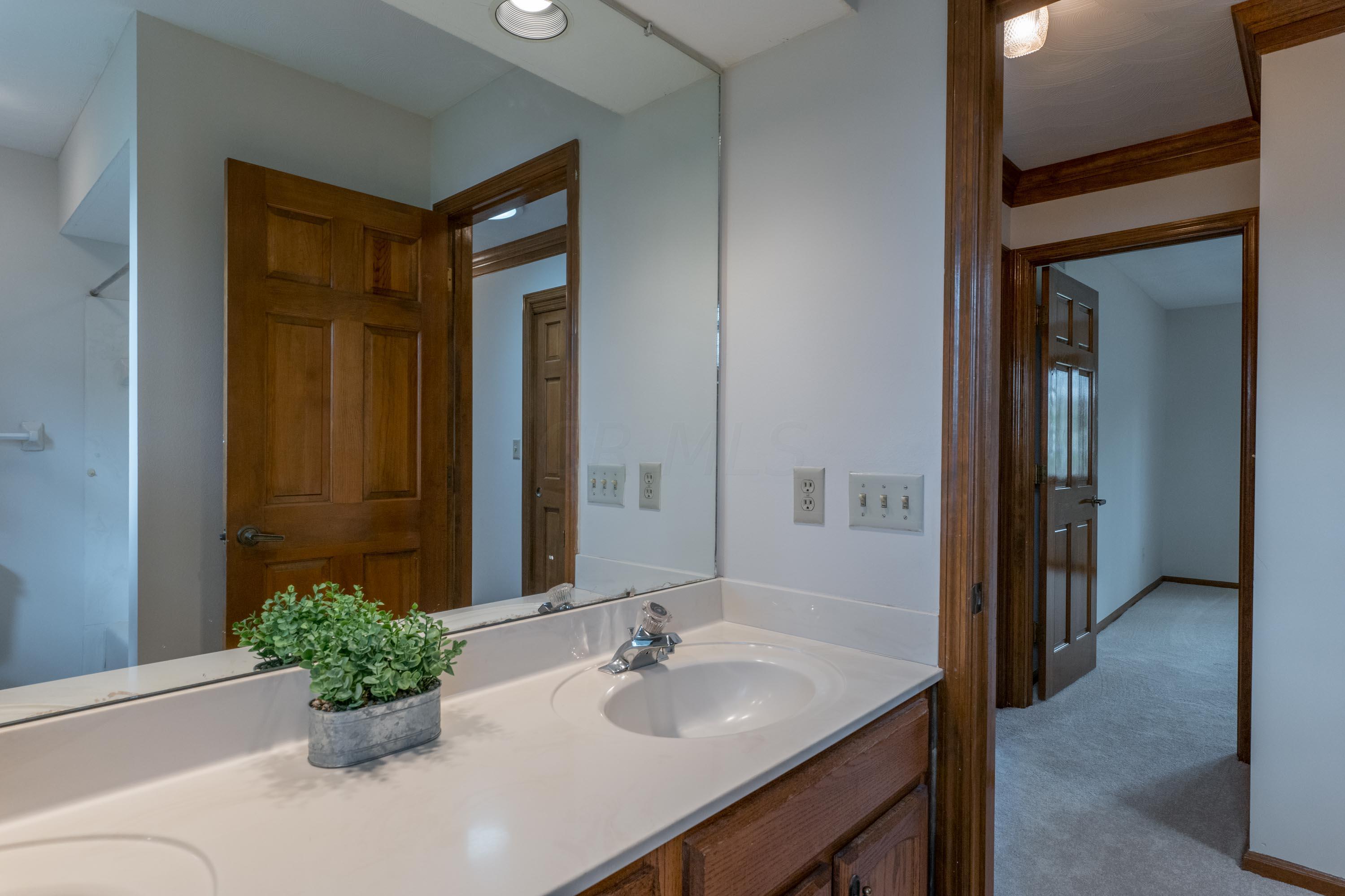 997 Pine View Road Westerville, OH 43081 - Photo 64 of 96 Gallery Image 64