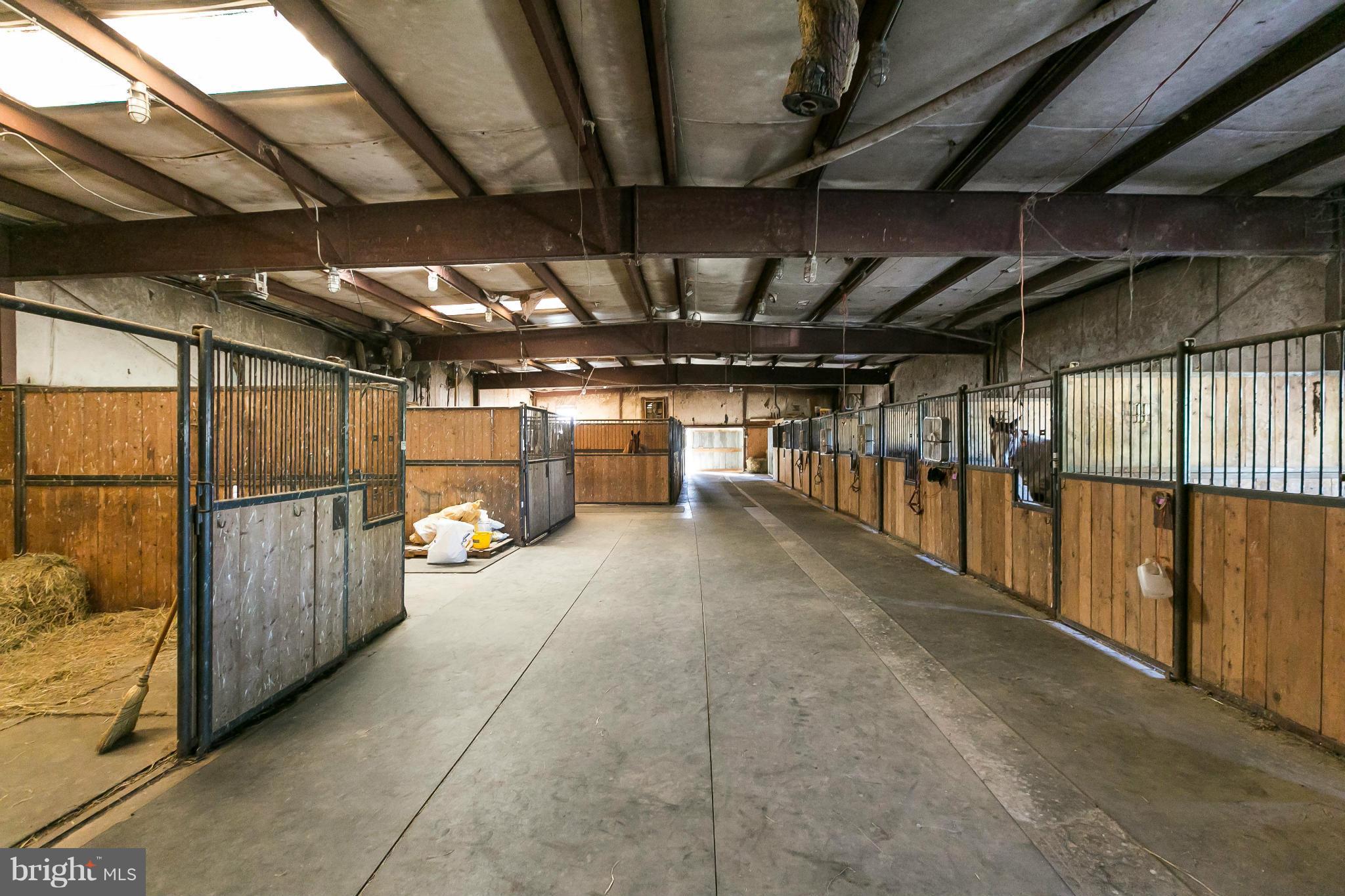 15094 Frederick Road Woodbine, MD 21797 - Photo 28 of 30 Stable