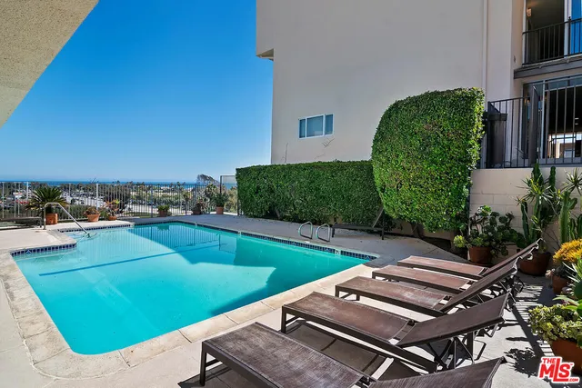 $1,100,000 | 23901 Civic Center Way, Unit 114, Malibu, CA 90265