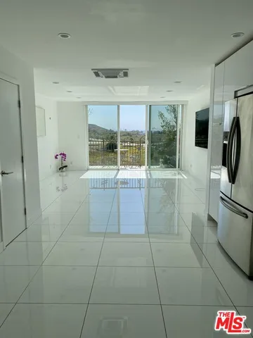 $1,200,000 | 23901 Civic Center Way, Unit 114, Malibu, CA 90265