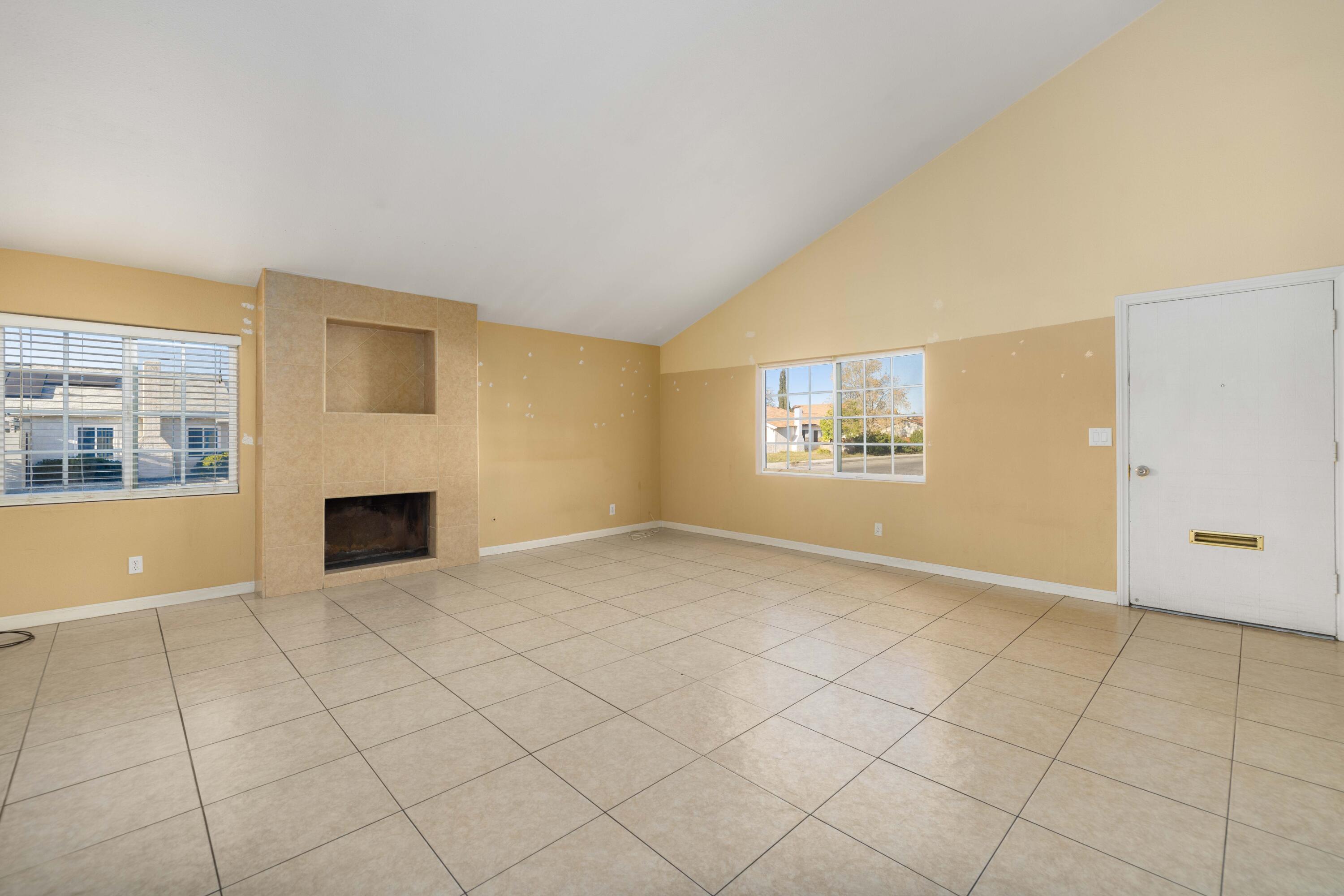 44519 Benald Street Lancaster, CA 93535 - Photo 5 of 29 44519 Benald St-5