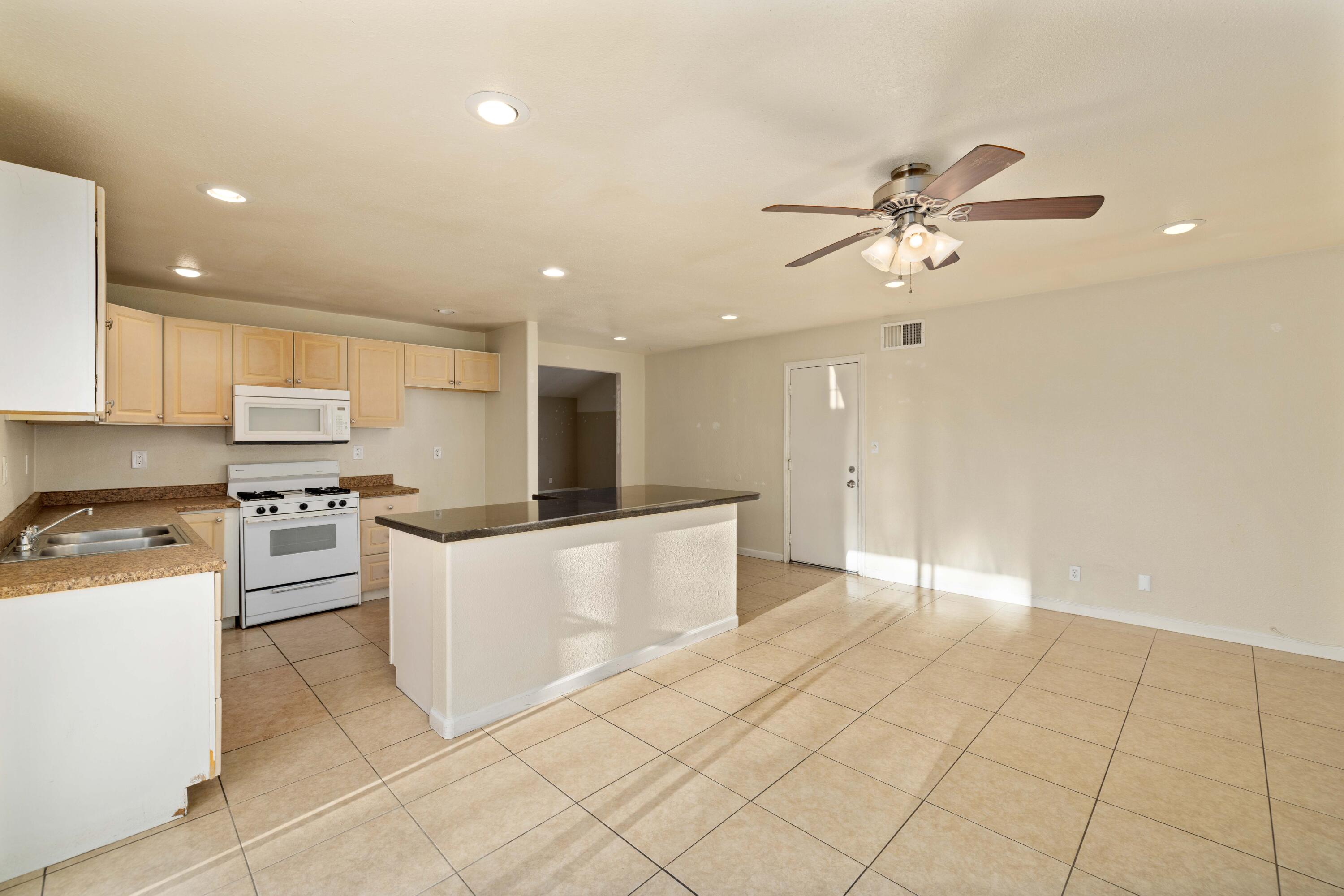 44519 Benald Street Lancaster, CA 93535 - Photo 10 of 29 44519 Benald St-10