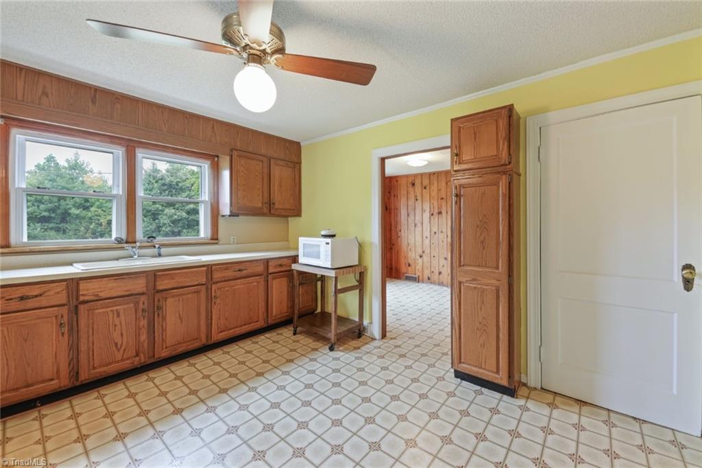 291 Motsinger Road Winston-Salem, NC 27107 - Photo 6 of 26 Gallery Image 6