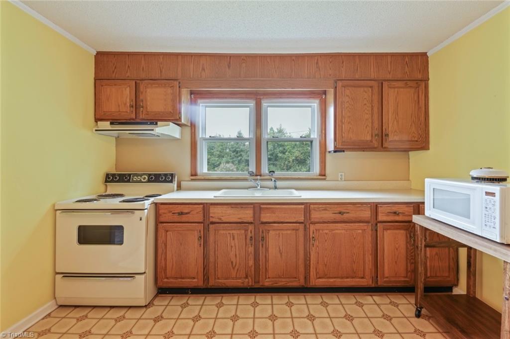 291 Motsinger Road Winston-Salem, NC 27107 - Photo 8 of 26 Gallery Image 8