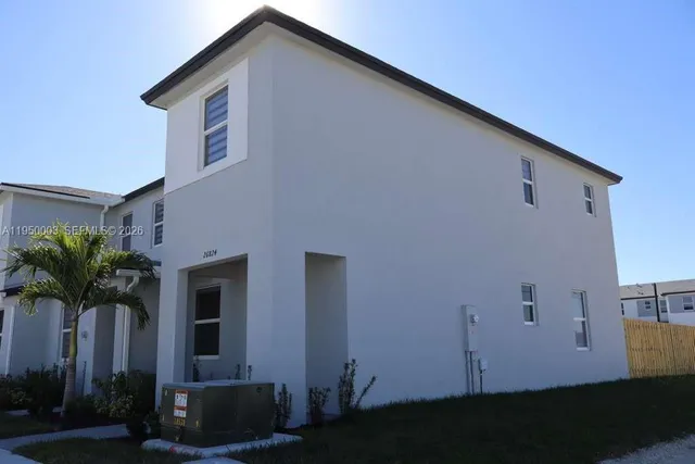 $2,700 | 26824 Southwest 121st Avenue, Homestead, FL 33032