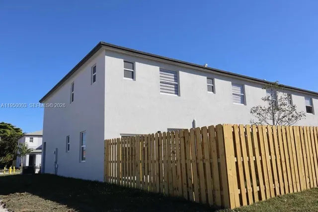 $2,700 | 26824 Southwest 121st Avenue, Homestead, FL 33032