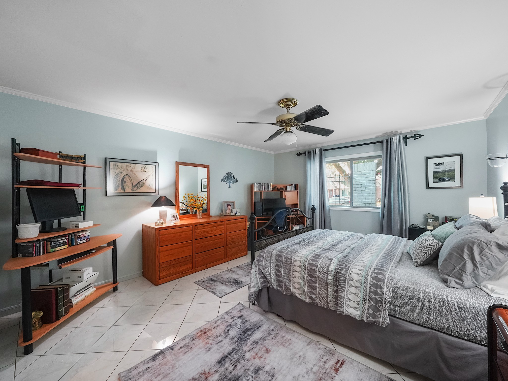 14014 Locke Lane Houston, TX 77077 - Photo 23 of 38 Primary Bedroom