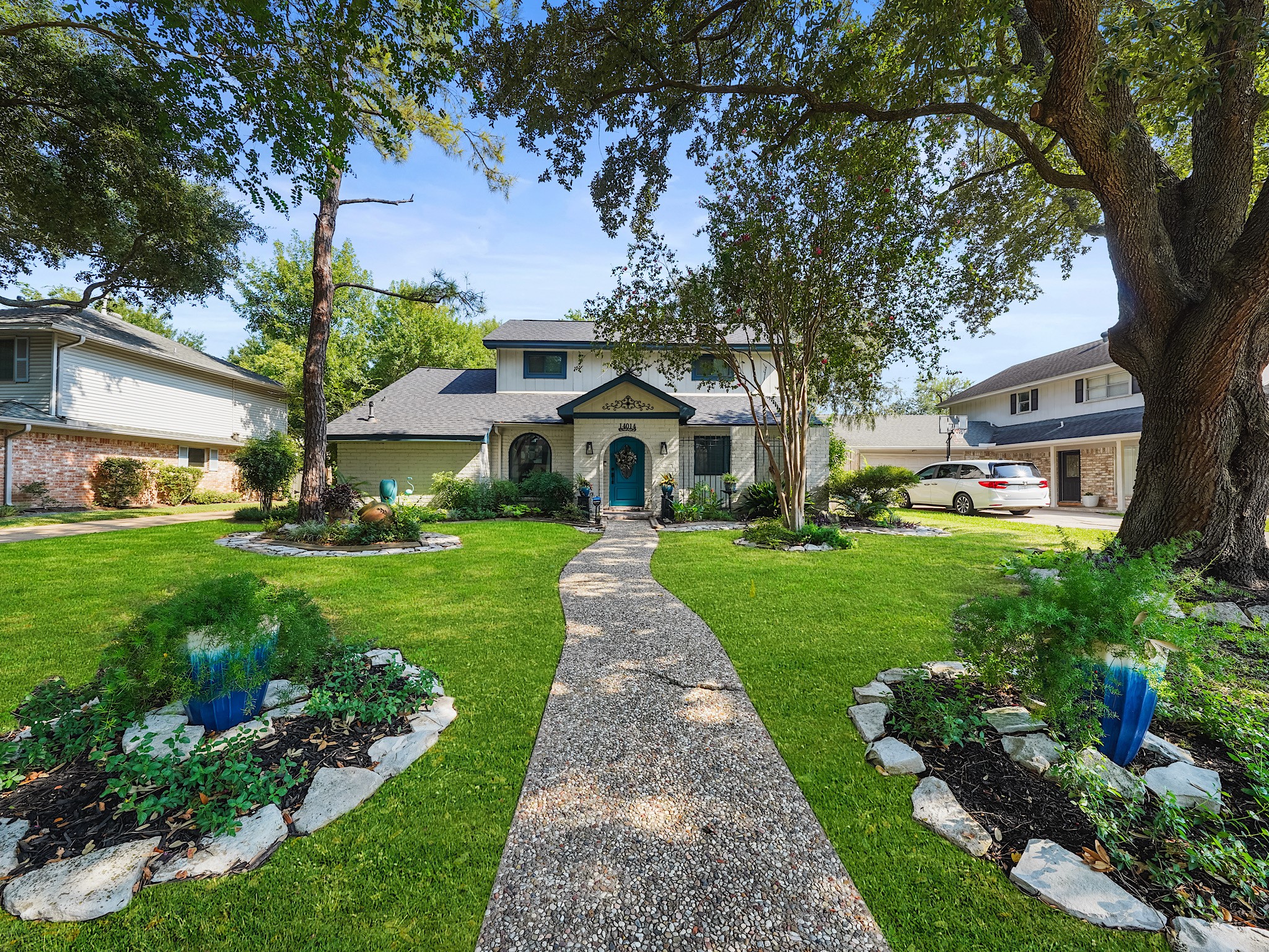 14014 Locke Lane Houston, TX 77077 - Photo 3 of 38