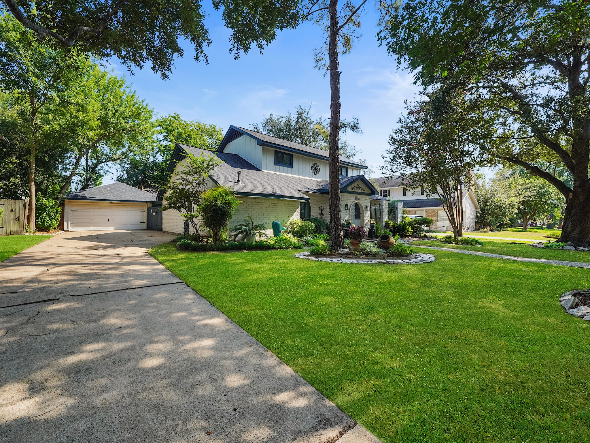 14014 Locke Lane Houston, TX 77077 - Photo 4 of 38