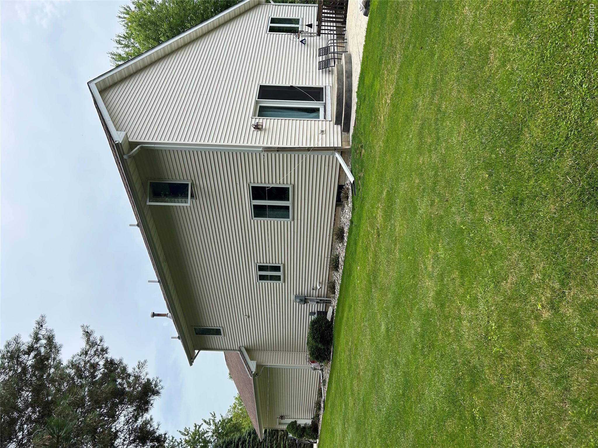 1334 Weeden Road Caro, MI 48723 - Photo 3 of 30 IMG_1599.jpeg