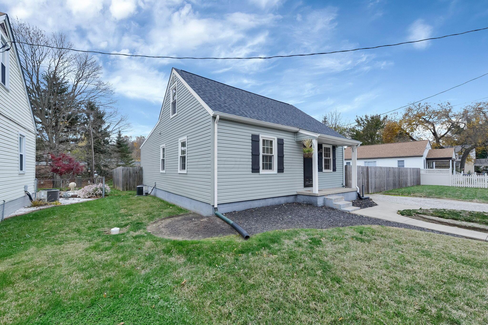 1046 Sugar Grove Road Southeast Lancaster, OH 43130 - Photo 1 of 37 4-web-or-mls-1046-sugar-grove-rd-se