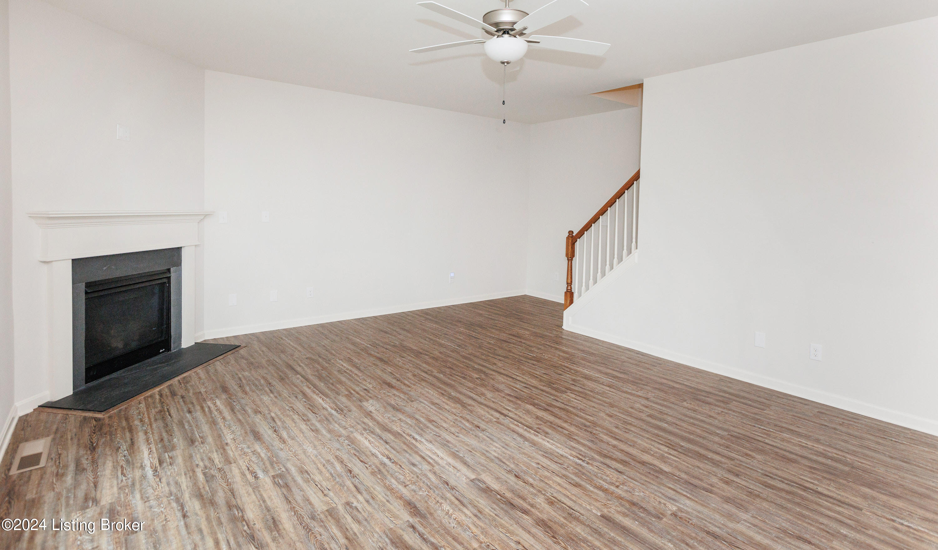 8414 Gateway Run Road Louisville, KY 40229 - Photo 14 of 44 Gateway_015