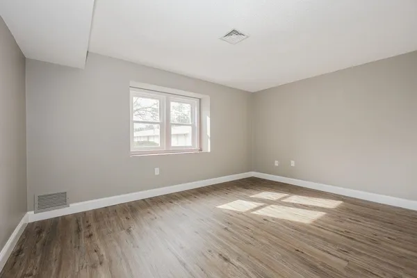 $275,900 | 3 Roedean Drive, Unit 101, Nashua, NH 03063