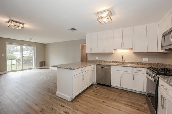 $275,900 | 3 Roedean Drive, Unit 101, Nashua, NH 03063
