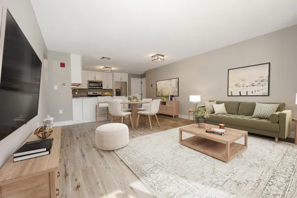 $275,900 | 3 Roedean Drive, Unit 101, Nashua, NH 03063