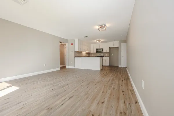 $275,900 | 3 Roedean Drive, Unit 101, Nashua, NH 03063