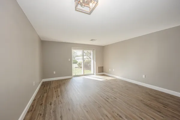 $275,900 | 3 Roedean Drive, Unit 101, Nashua, NH 03063