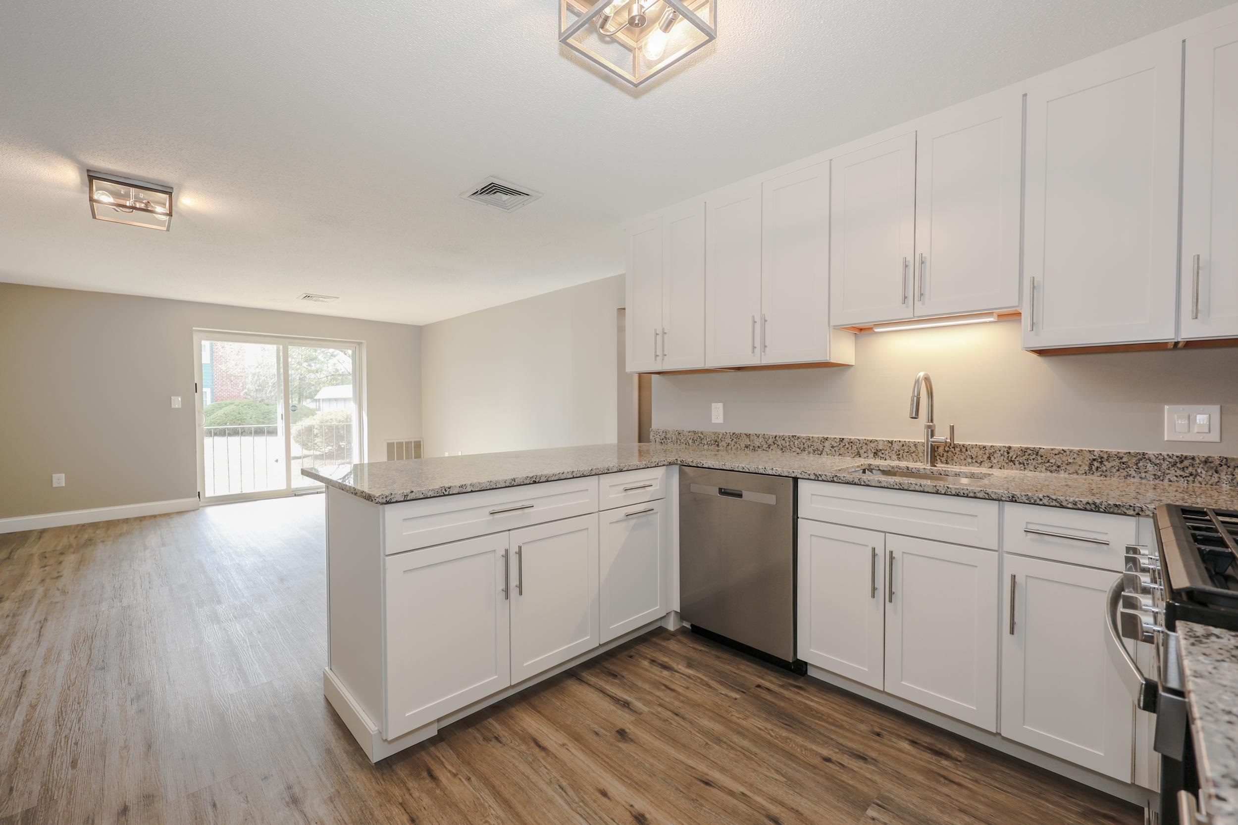 3 Roedean Drive, Unit 101 Nashua, NH 03063 - Photo 8 of 28
