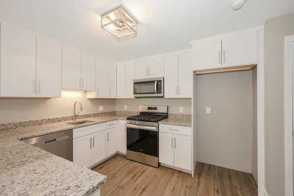 $275,900 | 3 Roedean Drive, Unit 101, Nashua, NH 03063