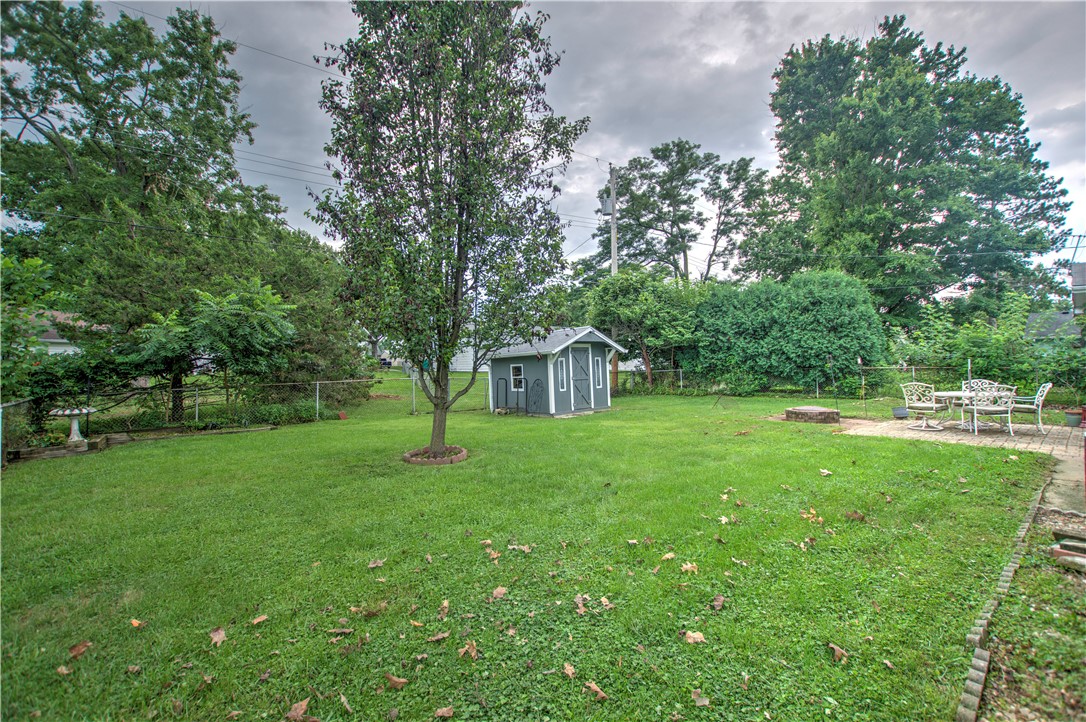 1810 South Country Club Road Decatur, IL 62521 - Photo 21 of 23 Gallery Image 21