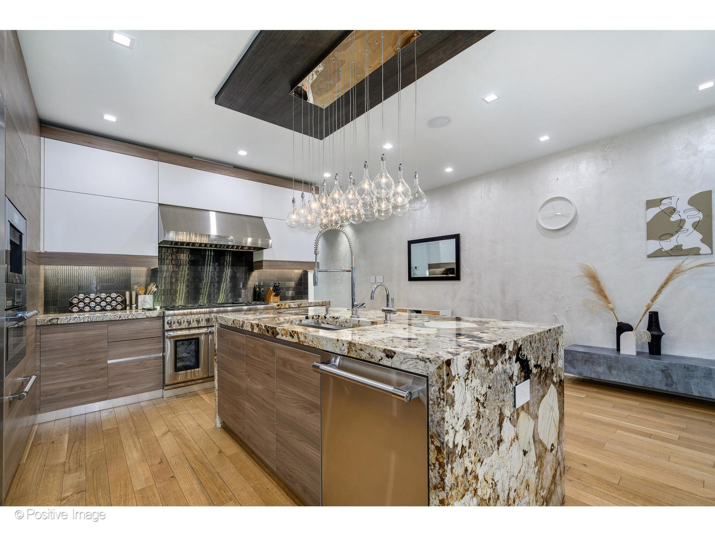 513 North May Street, Unit 1 Chicago, IL 60642 - Photo 7 of 24