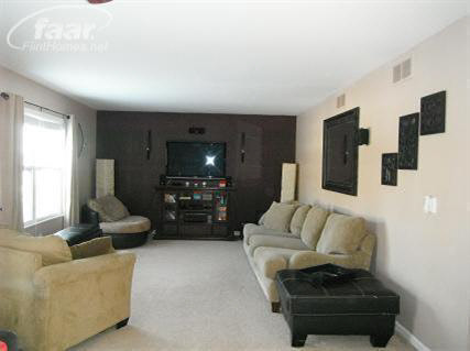 7365 Cowell Road Brighton, MI 48116 - Photo 13 of 18 20211380-12.JPG