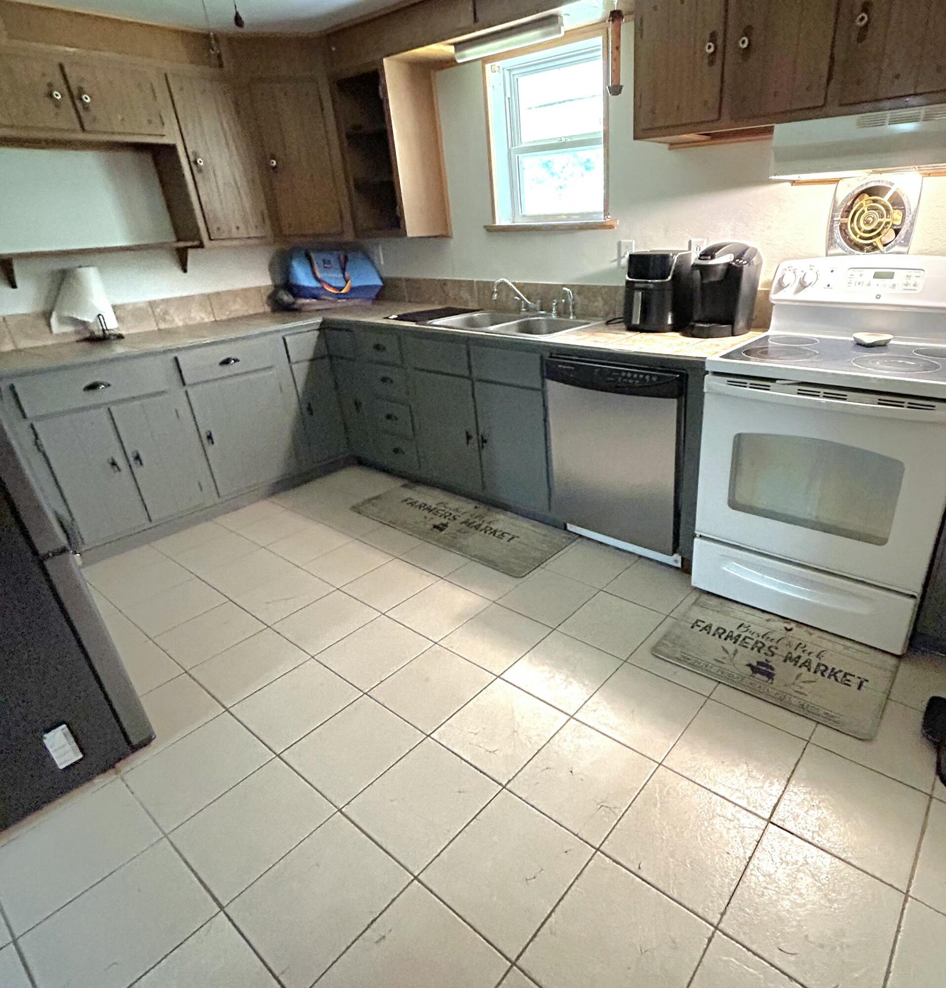 245 South Tram Road Ponce de Leon, FL 32455 - Photo 17 of 36 7846