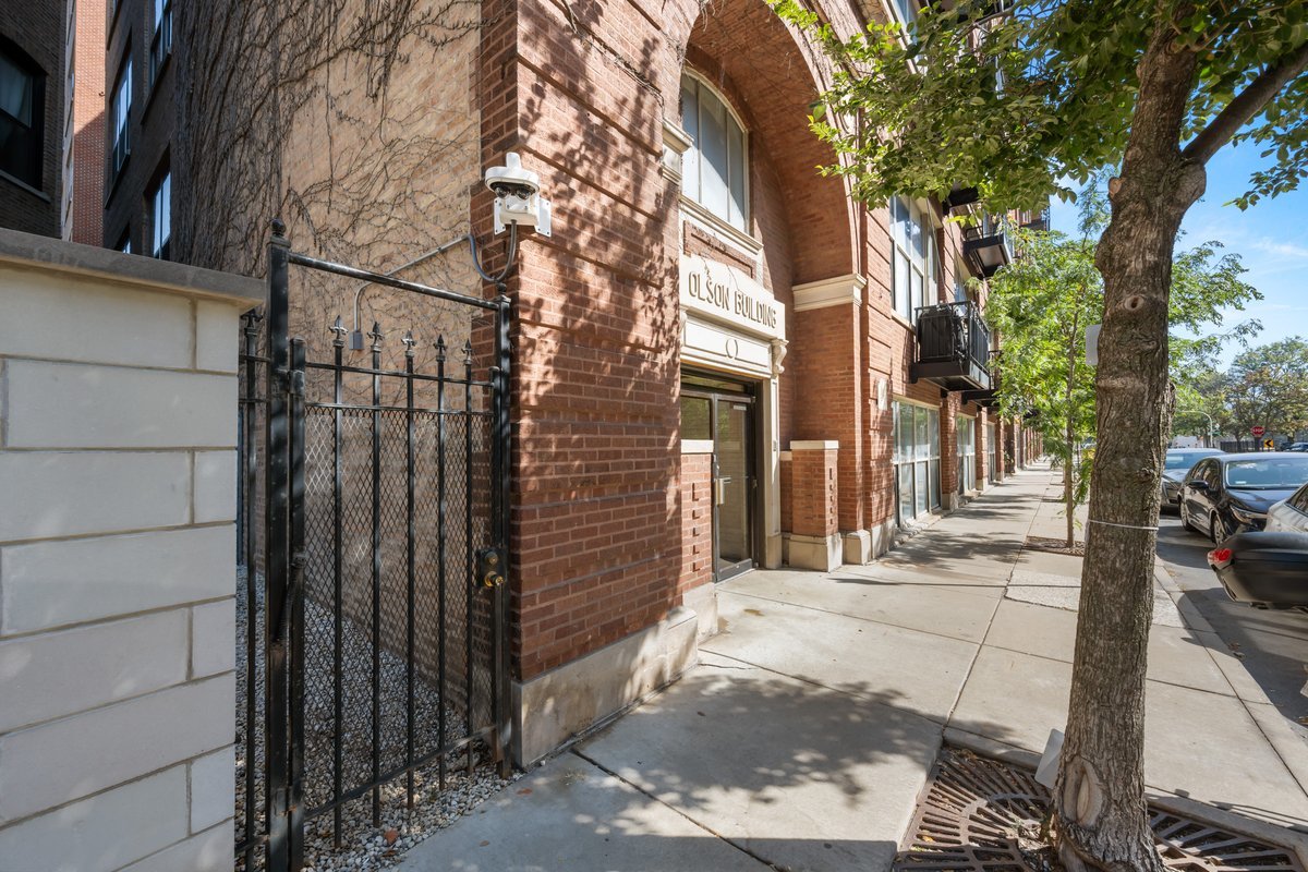 1500 West Monroe Street, Unit 409 Chicago, IL 60607 - Photo 2 of 22