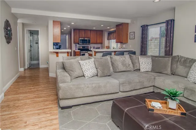 $885,000 | 27625 Moonlight Place, Castaic, CA 91384