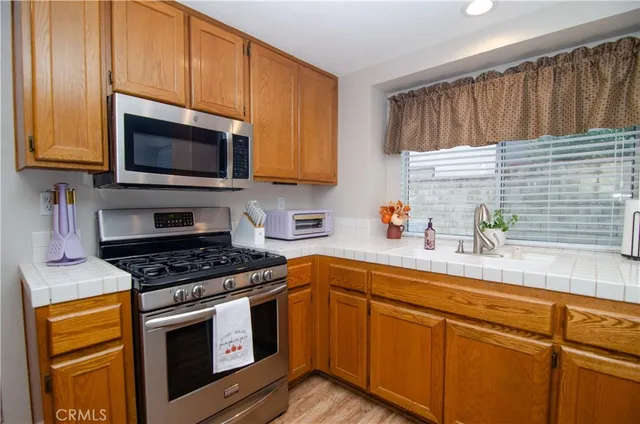 $885,000 | 27625 Moonlight Place, Castaic, CA 91384