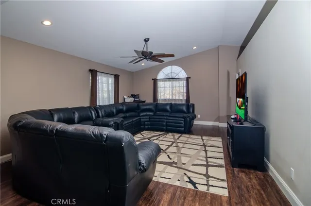 $885,000 | 27625 Moonlight Place, Castaic, CA 91384